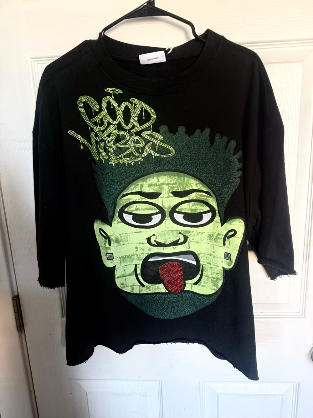 Unbranded Men's Black Short Sleeve Tee with Green Graphic Face